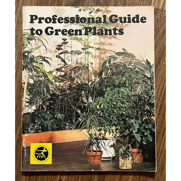 Other - 💚”Professional Guide to Green Plants” (1976) Vintage Paperback Reference Book💚